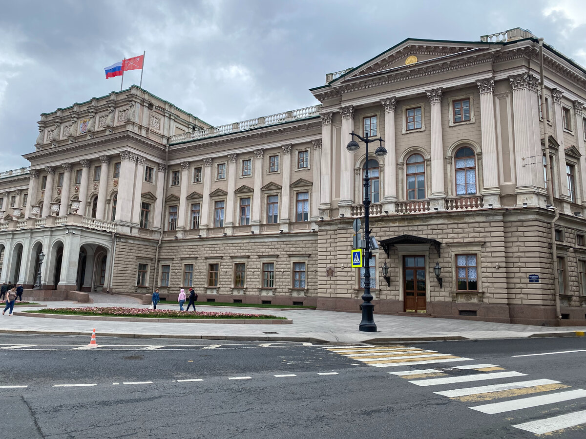 Фото автора: Мариинский дворец - здание Законодательного собрания.