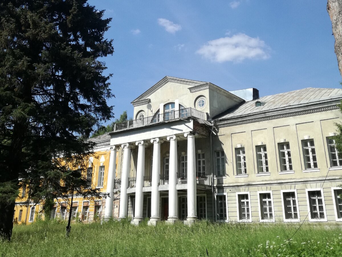 Главный усадебный дом усадьбы Суханово. Фото автора