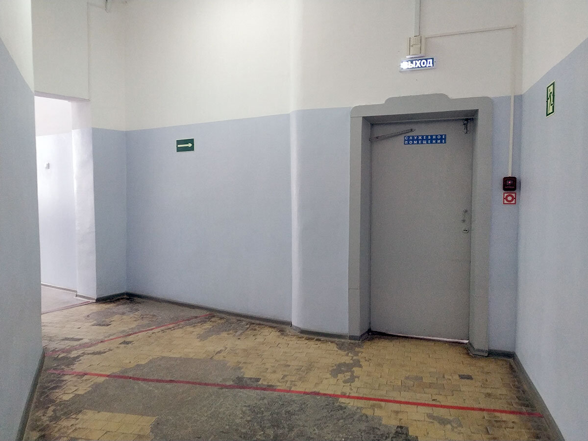 Коридоры детской  поликлиники