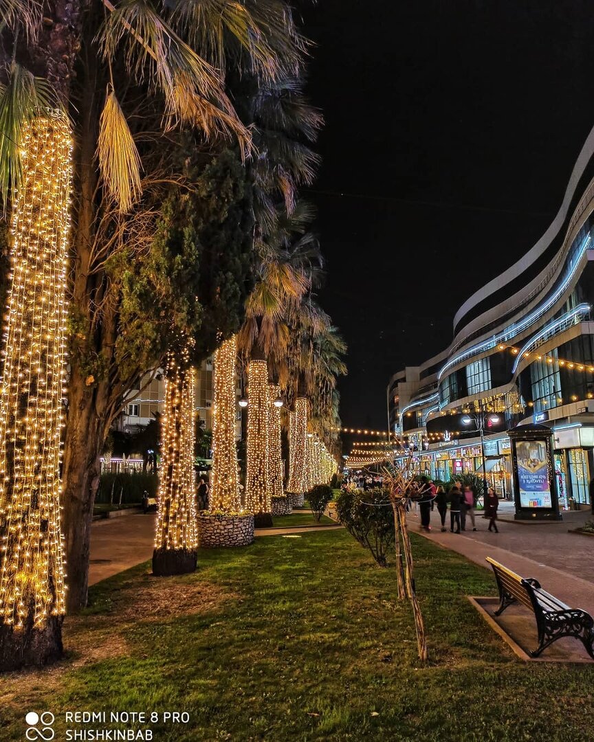 Навагинская улица ночью (фото из инстаграм @shishkinbab)