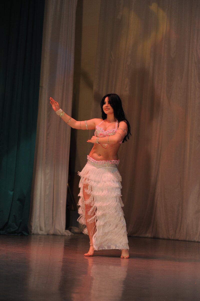 Танцовщица БД на конкурсе "Восточные слайды".