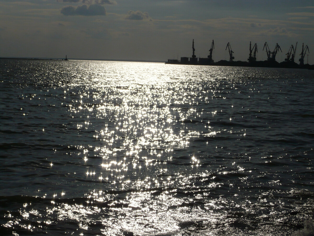 Ростов на Дону Азовское море. Бердянск море. Бердянск набережная. Бердянск летом.