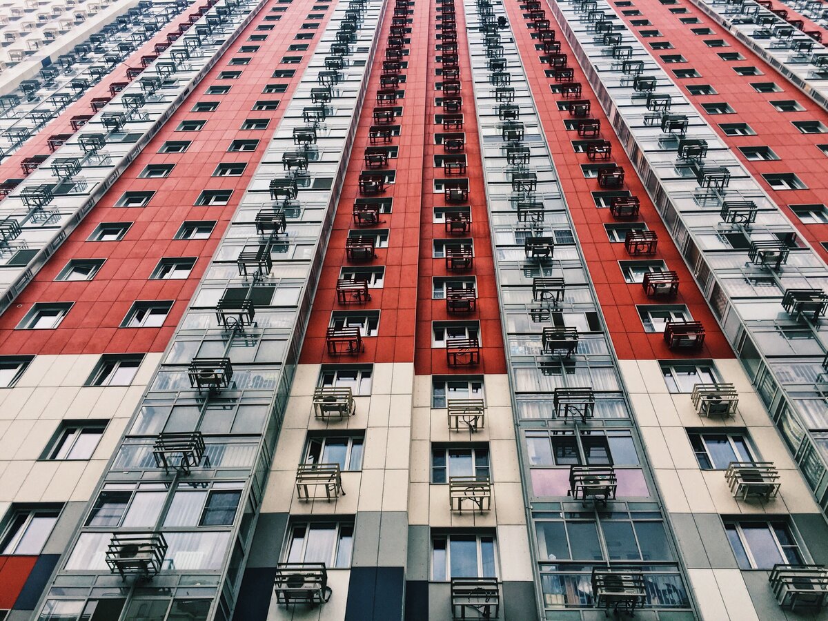 Не смогла уместить жилое здание во весь рост на одной фотографии