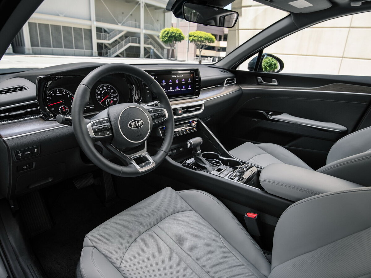 Так выглядит салон Kia K5