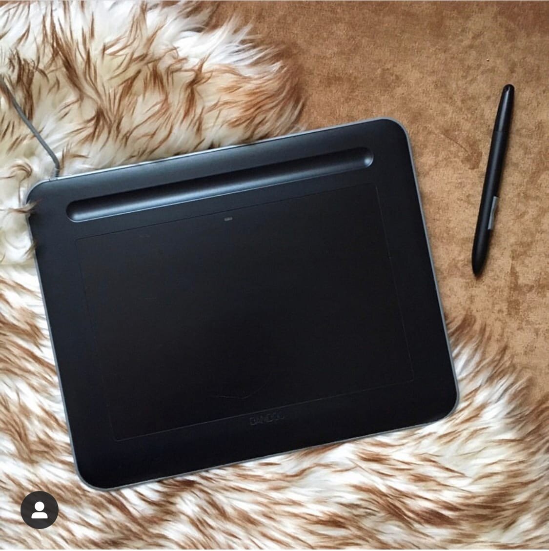 Wacom Bamboo one. Фотография от подруги, к которой уехал жить планшет.