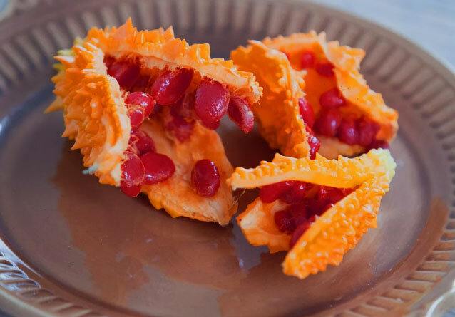 Момордика в разрезе.