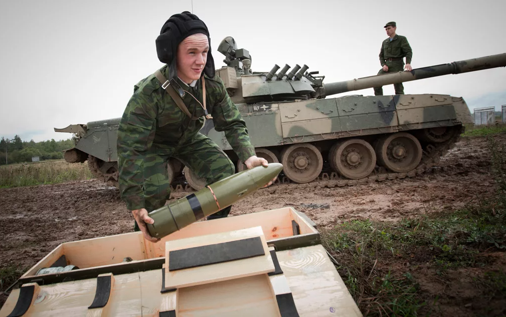 декан танков. данков василий николаевич. декан танков. танк кв 2 арт. декан танков.