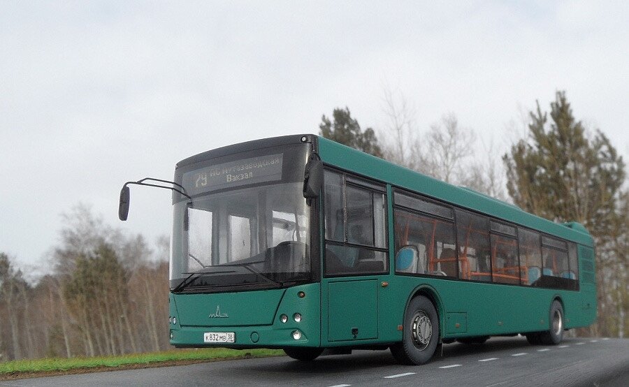Автобус МАЗ-203 собранный Денисом Савельевым из  набора «AVD Models»
