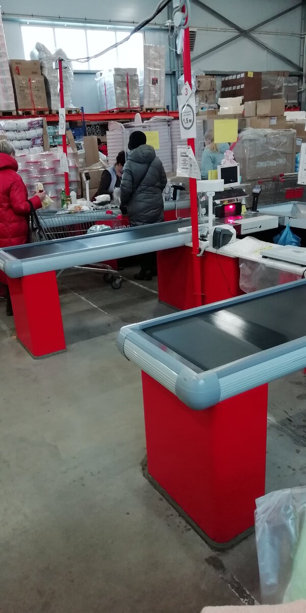 Кассовая зона в магазине "Светофор"