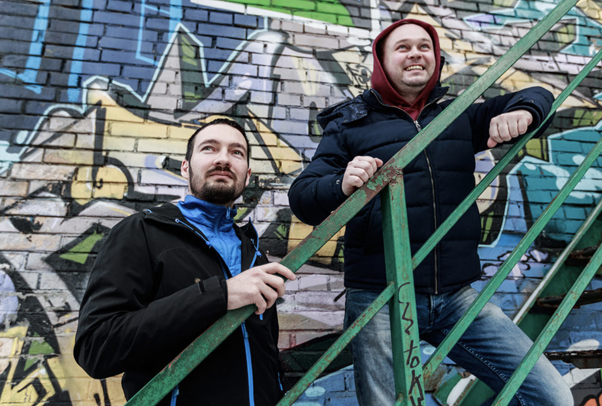 Игорь – слева, Олег – справа.