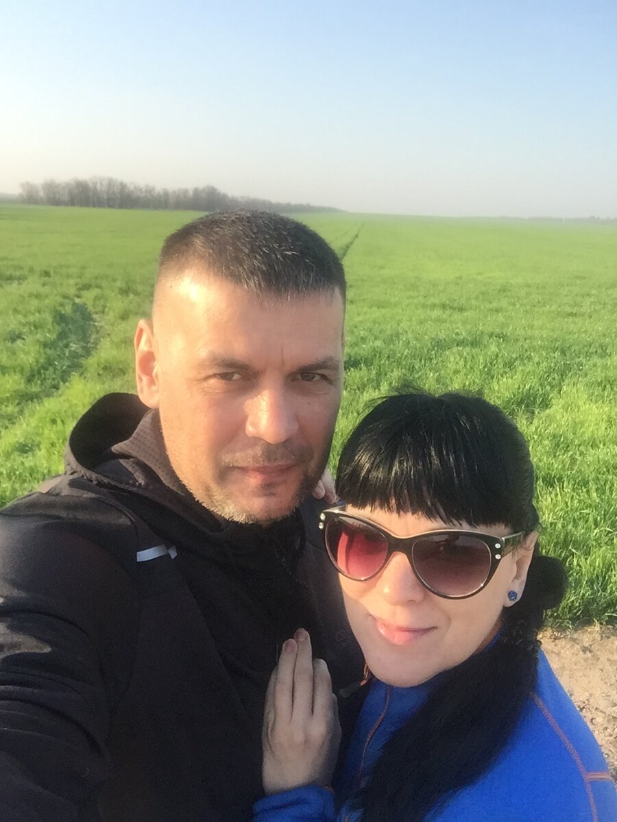 По дороге к Пятигорску, ранняя весна, поля. После снежной Москвы - зеленая сказка