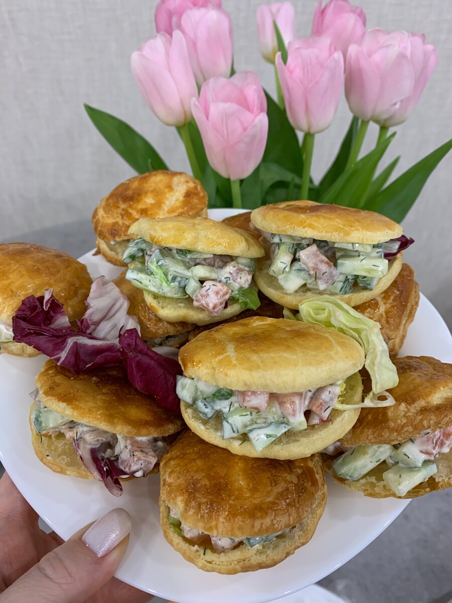 Очень вкусный перекус у нас получился на 8 марта.