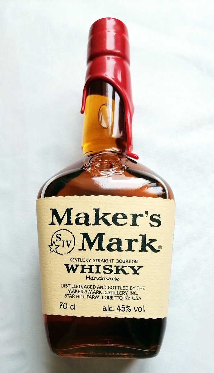 Бутылка бурбона Maker's Mark