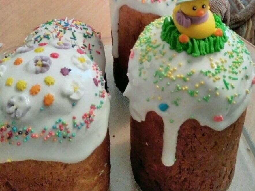 В пасхальной корзинке в обязательном порядке должны быть куличи