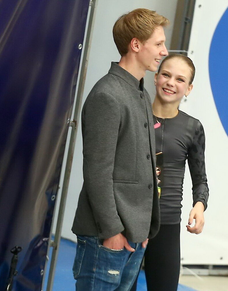 Александра Трусова и Дмитрий Михайлов)