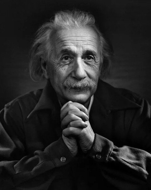 Альберт Эйнштейн (1879–1955), один из величайших мыслителей всех времен, родился в германском городе Ульме.