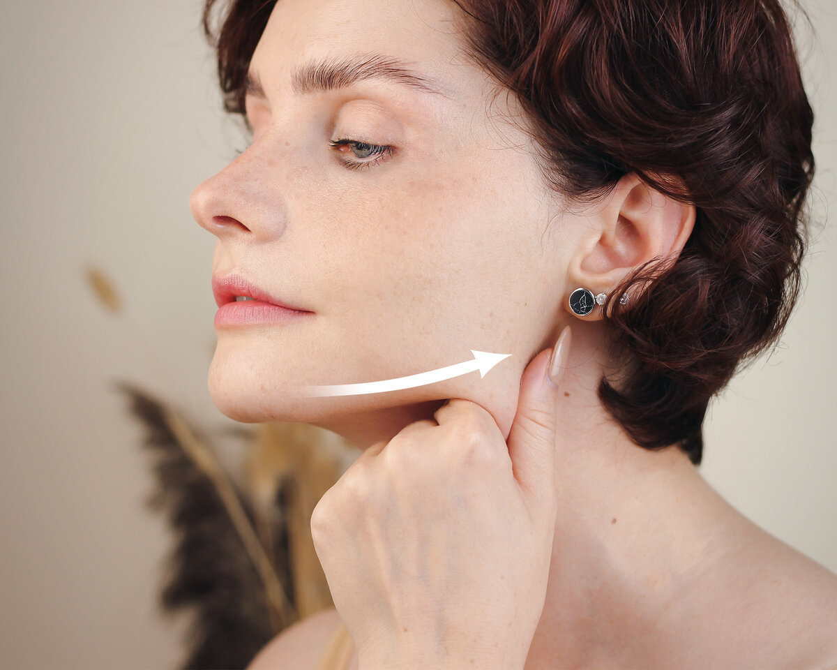 идеальный нос. фиолетовый подбородок. фиолетовый подбородок у ребенка. подбородок девушки. фиолетовый подбородок.