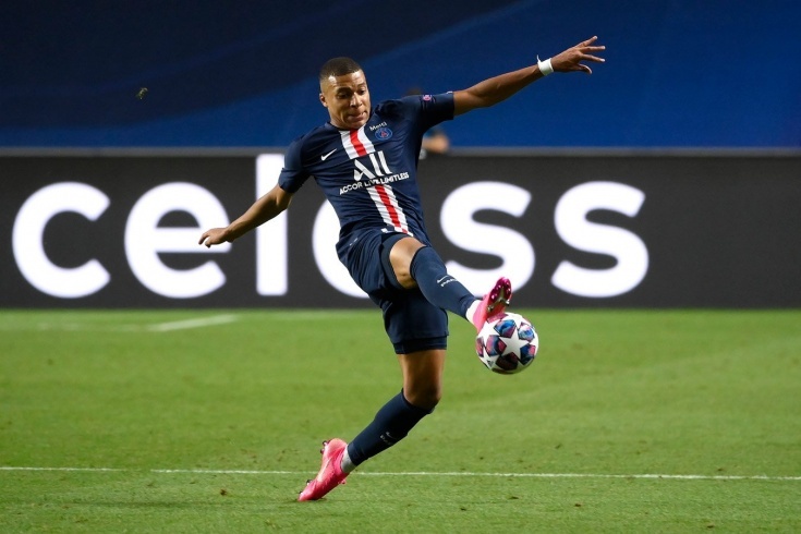 Фото-материалы взяты с источника https://www.championat.com/football/news-4428061-pszh-reshil-zamenit-mbappe-na-ronaldu-v-2022-godu.html