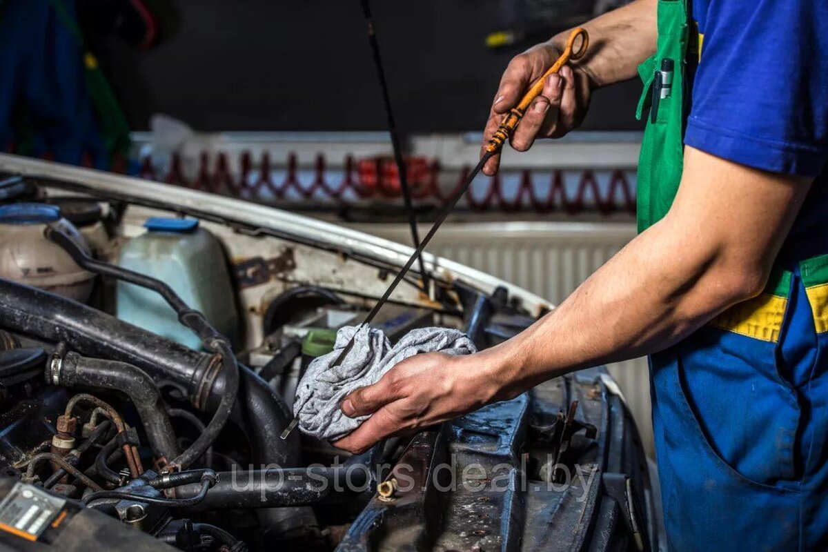Замена масла в двигателе. Источник фото deal.by