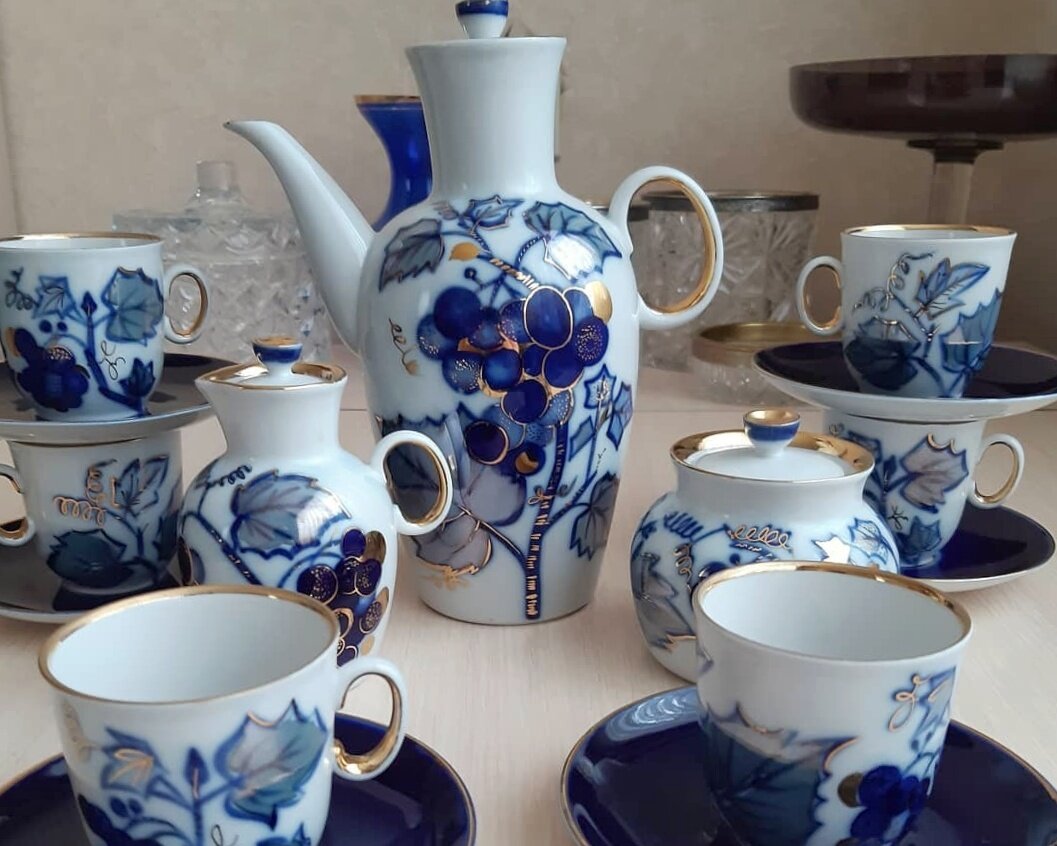 Формы сервизов лфз. Сервиз виноград ЛФЗ. ЛФЗ чайный сервиз виноград. Кофейный сервиз ЛФЗ. Кофейный сервиз ЛФЗ СССР