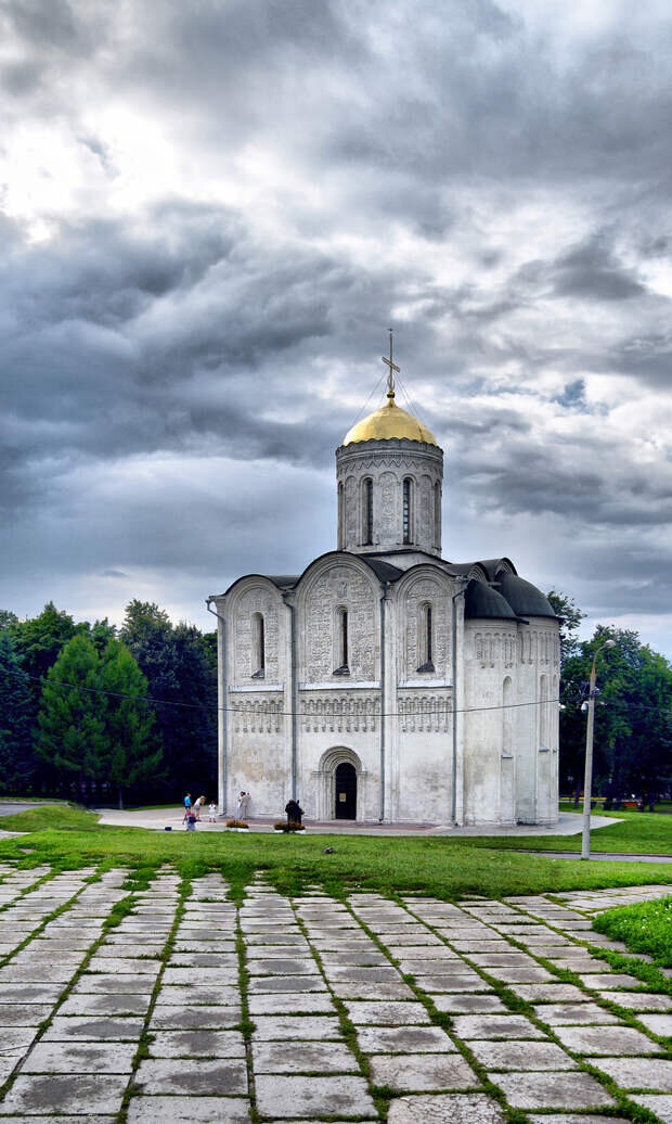 Церковь Дмитриевский собор