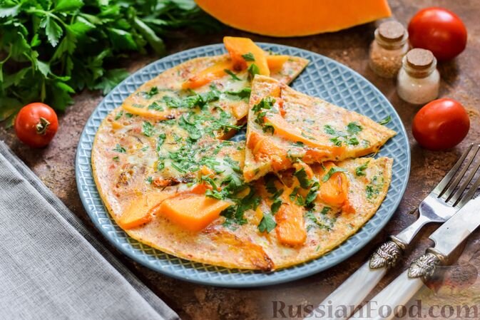 тыква, яйца, зелень петрушки, паприка молотая, соль, перец чёрный молотый, масло растительное