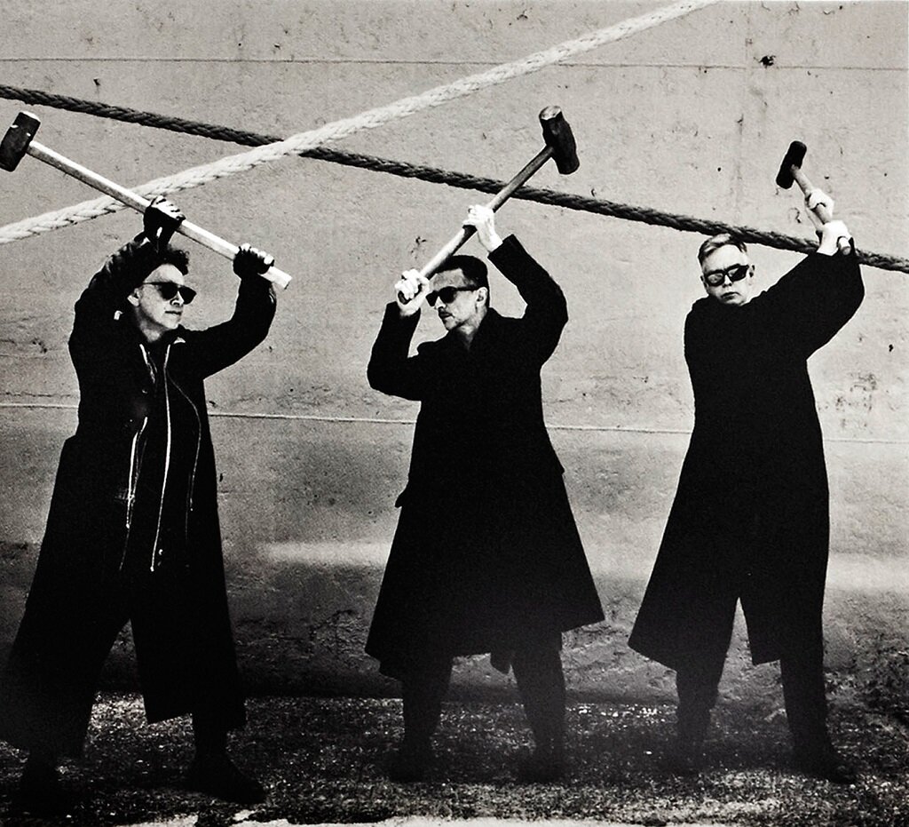 «Снова время строить».