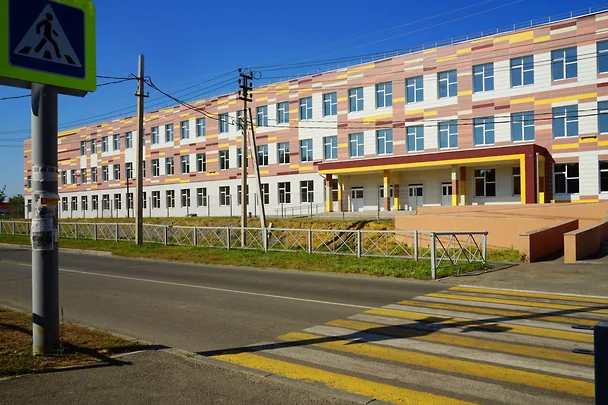 Школа в поселке Кетово, Курганская область 
Фото: СК «Эверест»
