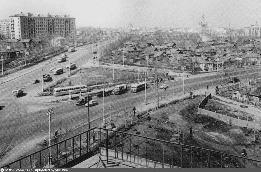 Село Алексеевское. 1958 - 1960 годы. Вид с крыши школы № 279 им Твардовского. Источник pastvu.com.