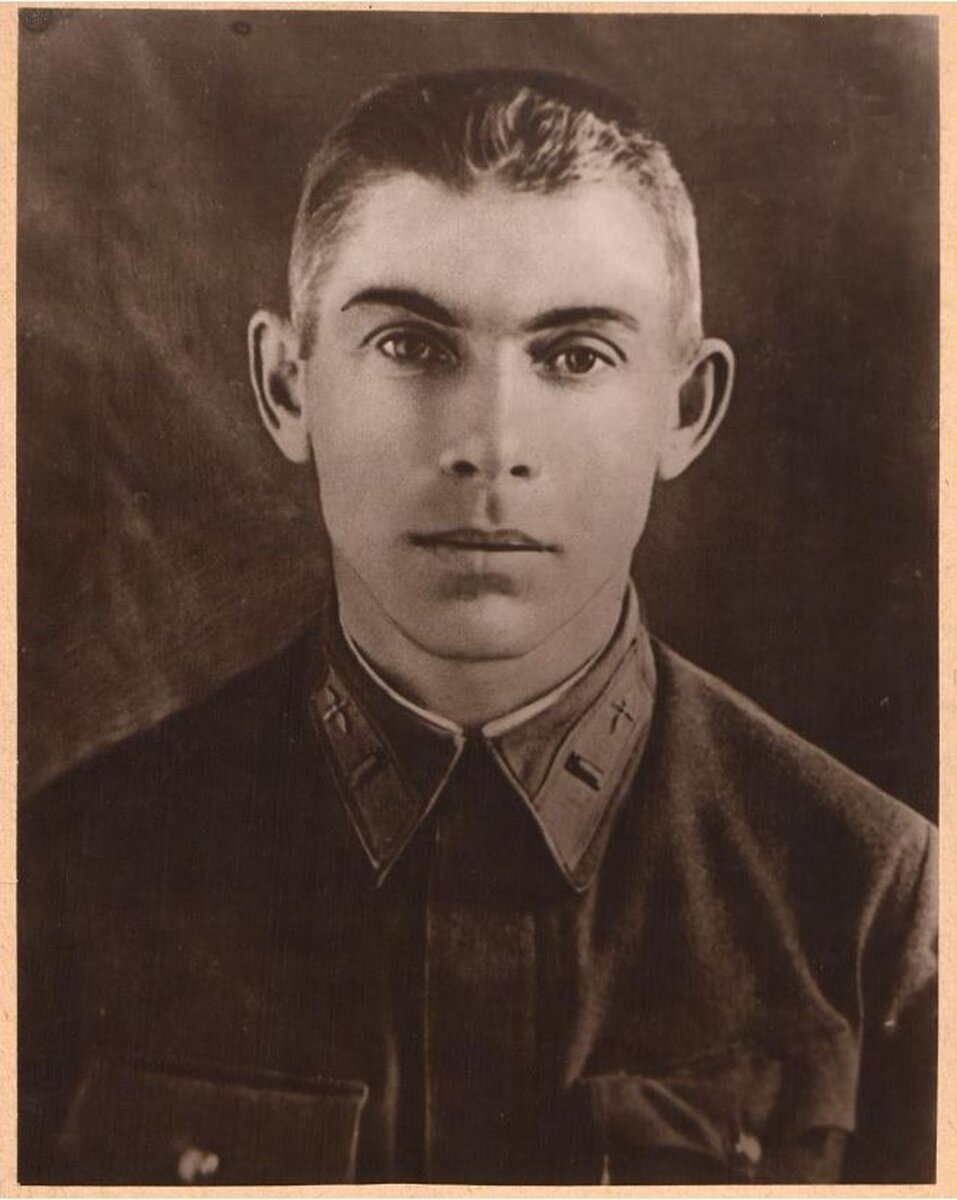 Гастелло летчик подвиг. Н ф гастелло. Н ф гастелло. Ф. Н ф гастелло.