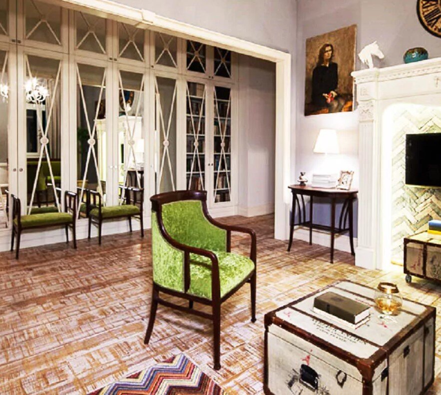 Одна из самых красивых актрис проживает в доме, внутреннее убранство которого похоже на дворец.-4