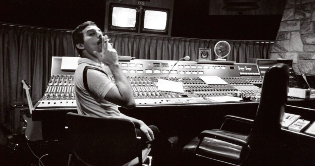 Фредди Меркьюри на студии Mountain 