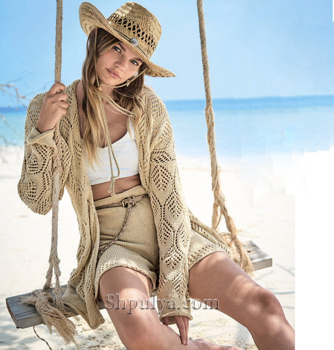 Кардиган с ажурными листьями и шорты спицами