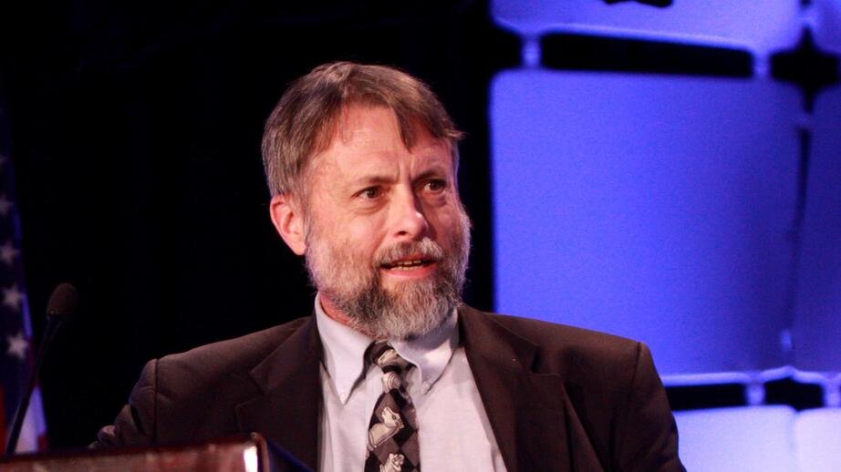 Дуглас Бандоу, политический обозреватель.