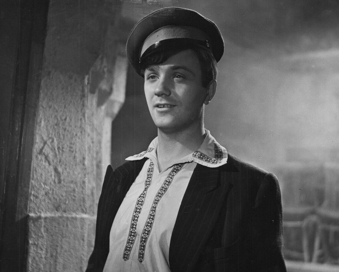 Главный герой фильма — молодой парень Пашка Колокольников по прозвищу «Пирамидон», который работает шофёром и водит грузовую машину по Чуйскому тракту. Разные люди встречаются на его пути. Мечтательный, жизнелюбивый, немного простоватый, он живёт с распахнутой миру душой...