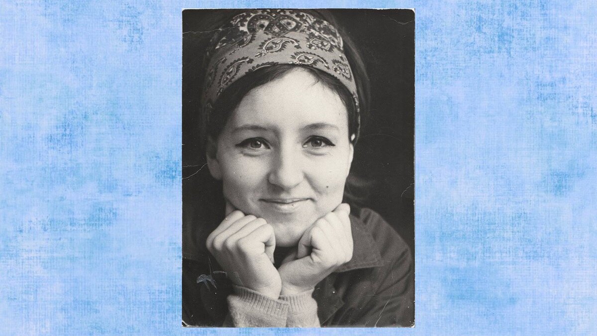 Девочка зои потеряла маму. Жизнь особенной зои. Куйбышев самара 1956 стояние зои. Хлоя буржуа и ее сестра. Хлоя и зои буржуа.