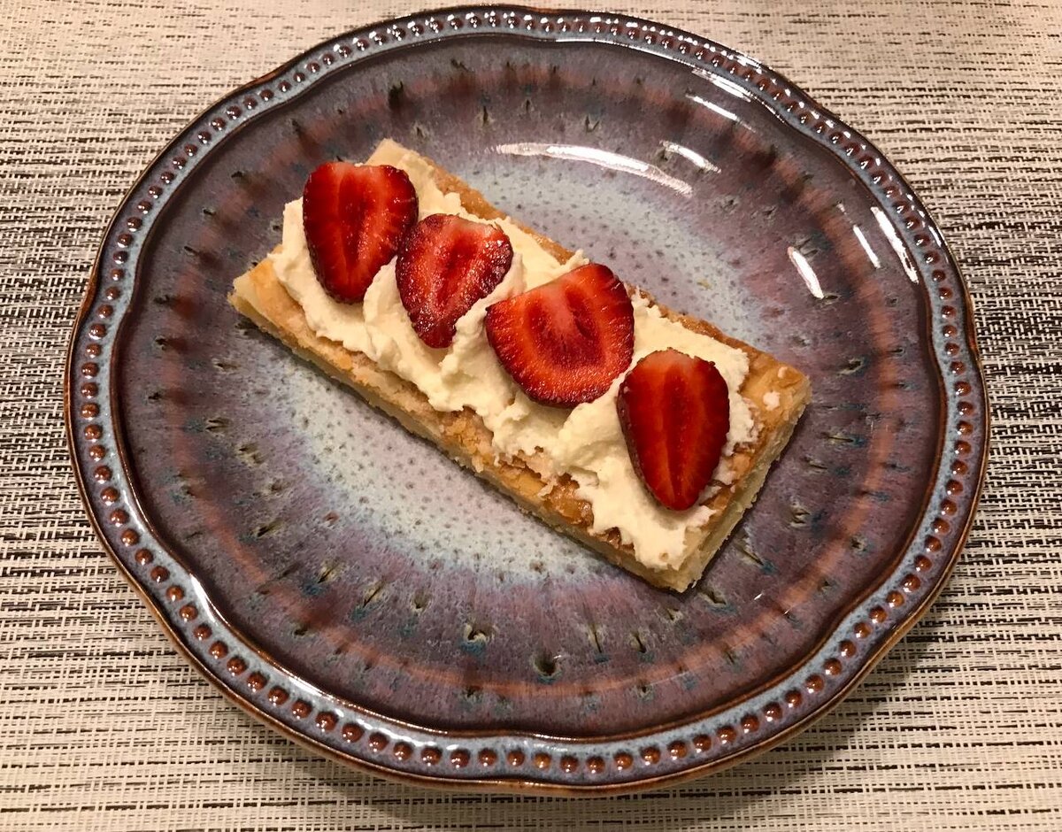 Приготовленный мною десерт, но не по тому курсу, о котором речь в посте.