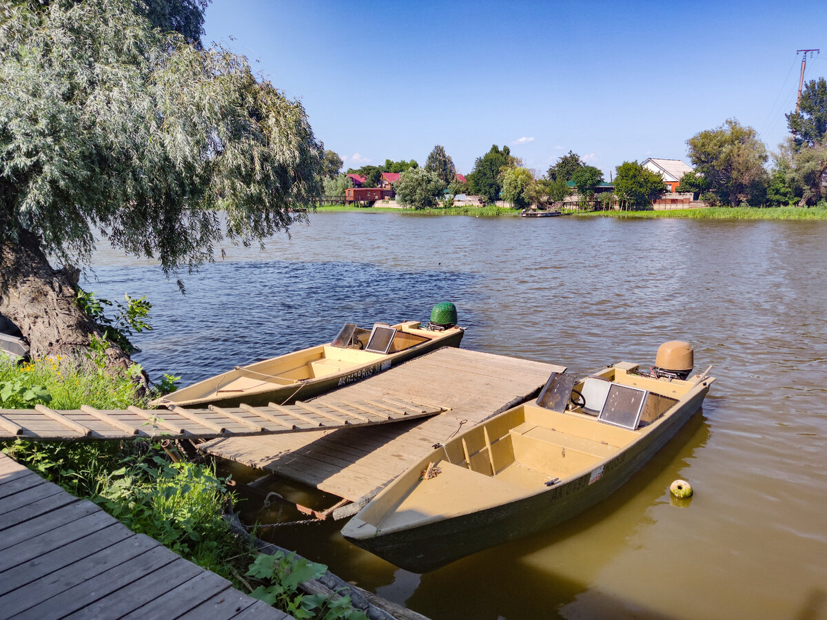 Все дома на том берегу — турбазы