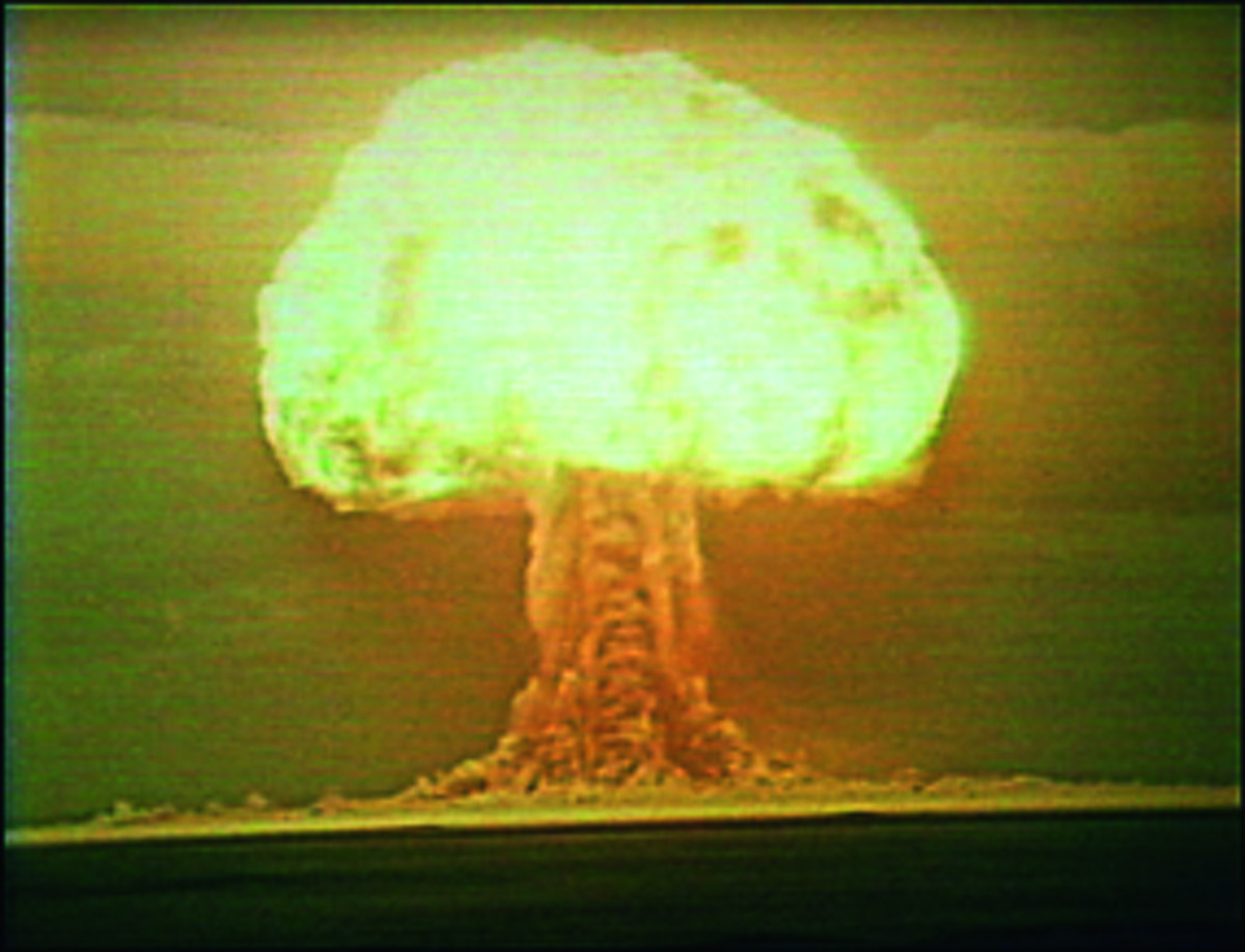 Взрыв первого советского термоядерного устройства РДС-6с («слойка», оно же «Джо-4») 