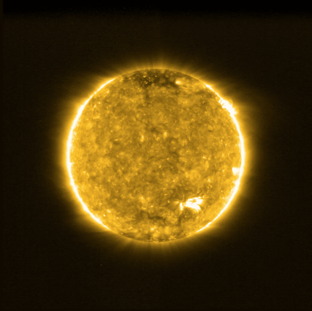    Яркие точки, обнаруженные зондом Solar Orbiter, могут быть нановспышками, нагревающими корону. Могут и не быть / © Solar Orbiter/EUI Team (ESA, NASA); CSL, IAS, MPS, PMOD/WRC, ROB, UCL/MSSL