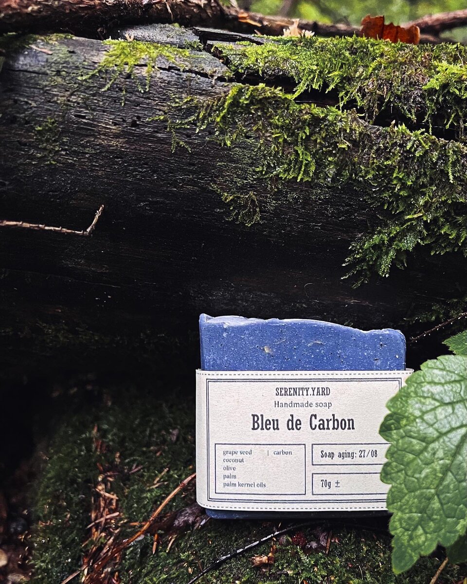 Сорт мыла, сваренный с добавлением чёрного угля. Bleu de Carbon, 490₽