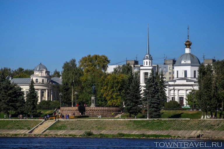  Тверь – древний русский город с полумиллионным населением, административный центр Тверской области, граничащей с Московской областью.