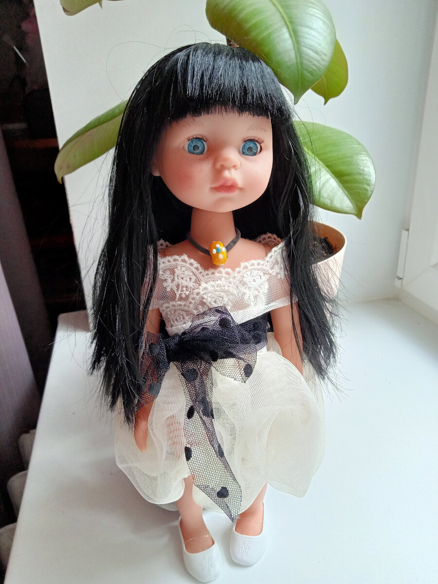 Платья у Ариадны пока нет. Так, заготовка. Фото автора