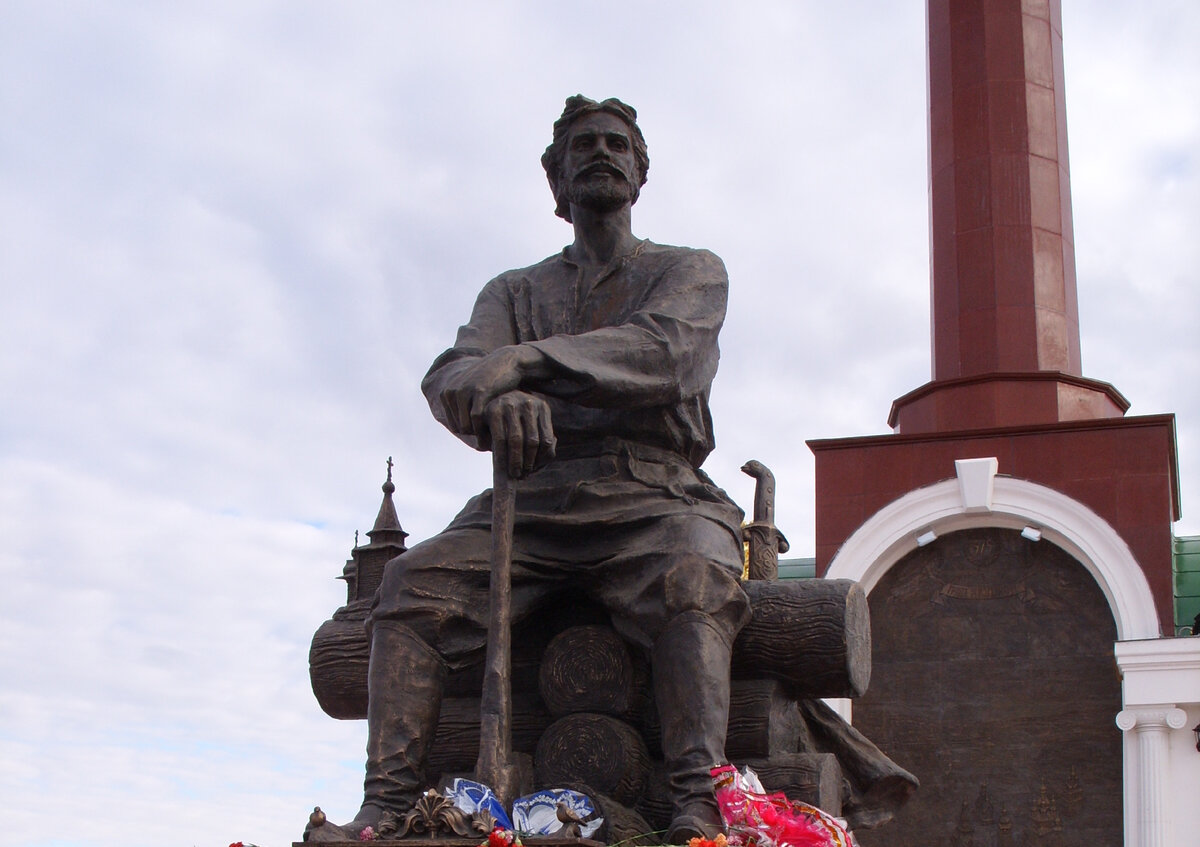 Яндекс-картинки. Памятник Петру Бекетову в Якутске.