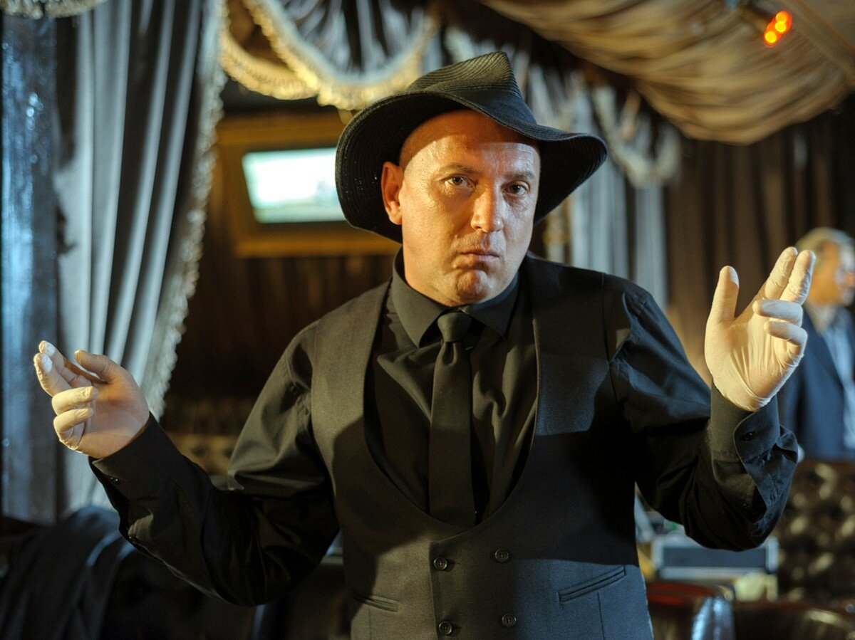 Михаил Жонин в сериале "Пёс". кадр из сериала