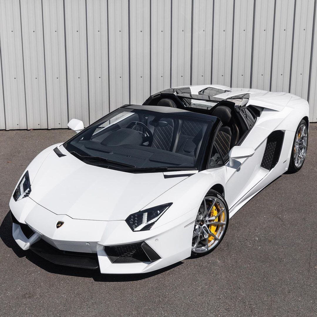 Двигатель бензиновый (6498 см³)
Мощность (700 л. с) 
Коробка передач роботизированная (7 ступеней)
Коробка передач роботизированная (7 ступеней)
Привод полный
Разгон до сотни 3 секунды
Максимальная скорость 350 км/ч 