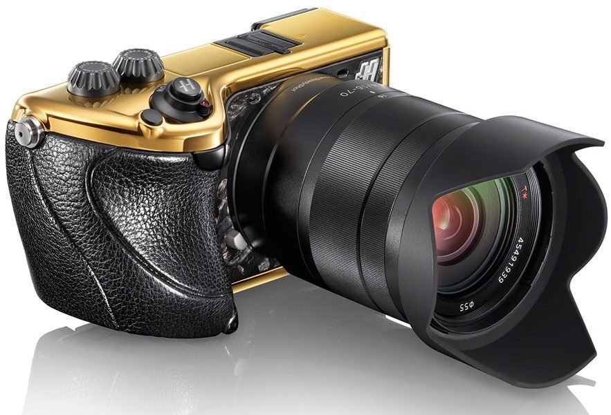 Дорогие фотоаппараты. Hasselblad Lunar Ltd Gold Kit 16-70mm Zeiss. Hasselblad Lunar Ltd Gold Kit 16-70mm. Hasselblad Lunar Limited Edition Kit. Фотоаппарат Hasselblad Lunar Kit.