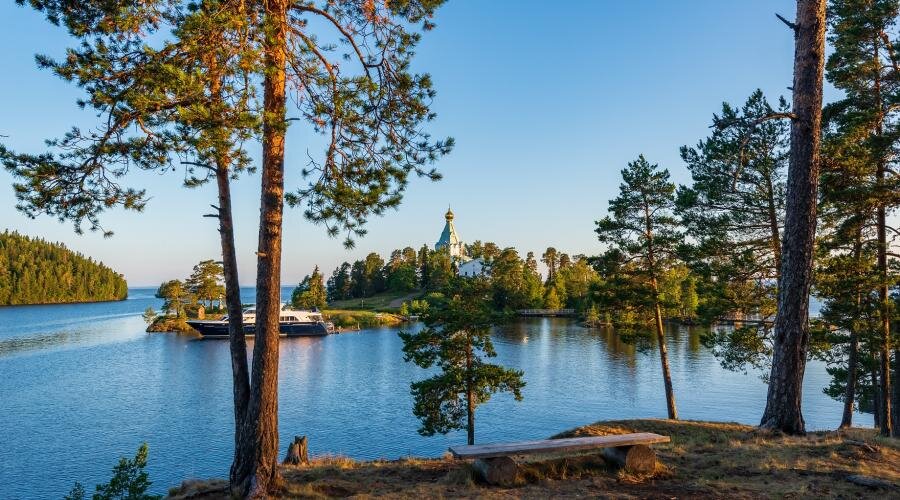 Вид на Валаамский монастырь 