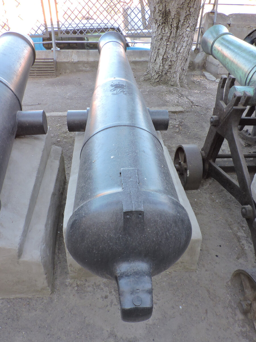 Russia, Sevastopol, Museum of the Black Sea Fleet, Russian smoothbore 18-pounder cannon