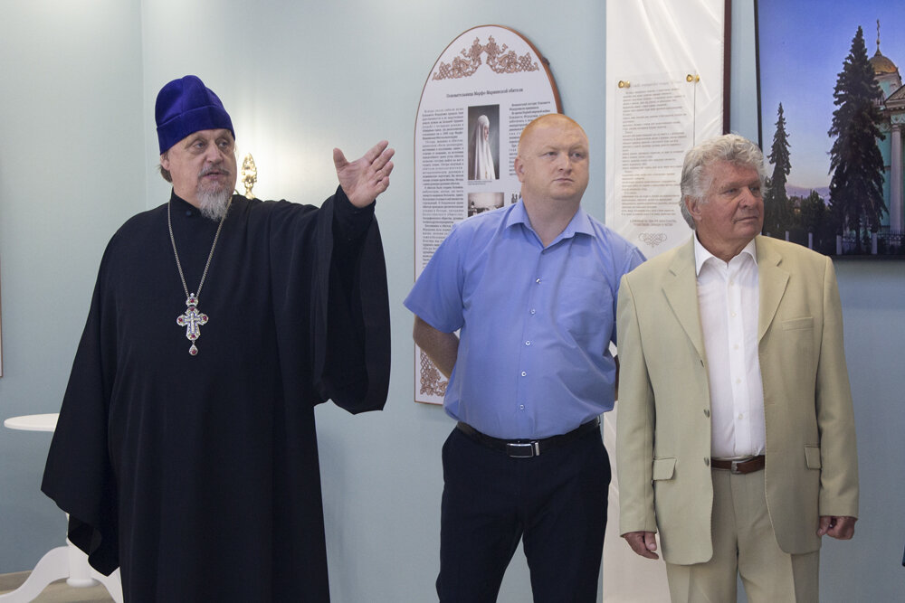 Министр здравоохранения Белгородской области Андрей Иконников (в центре).